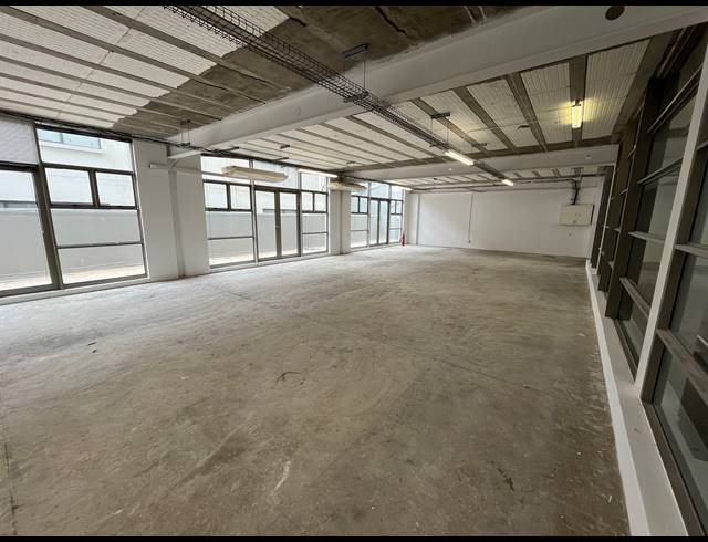 241M² OFFICE TO LET IN WOODSTOCK